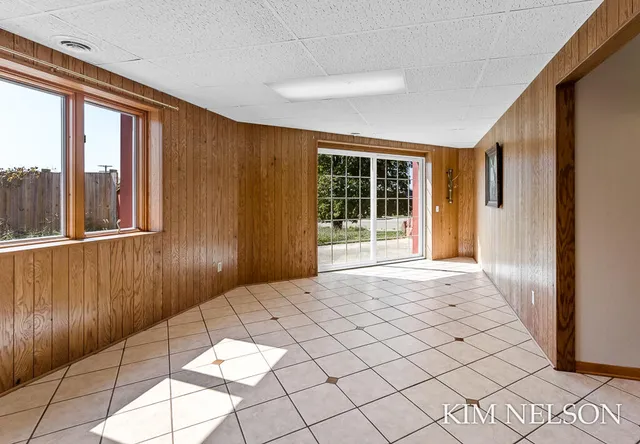 $495,000 | 925 South Lake Street, Whitehall, MI 49461