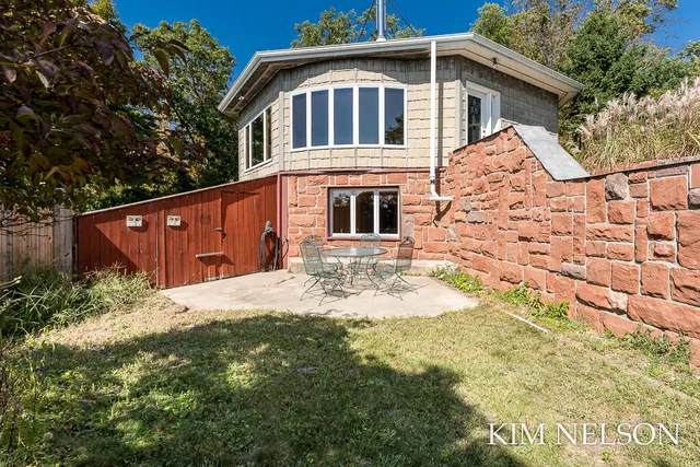 $495,000 | 925 South Lake Street, Whitehall, MI 49461