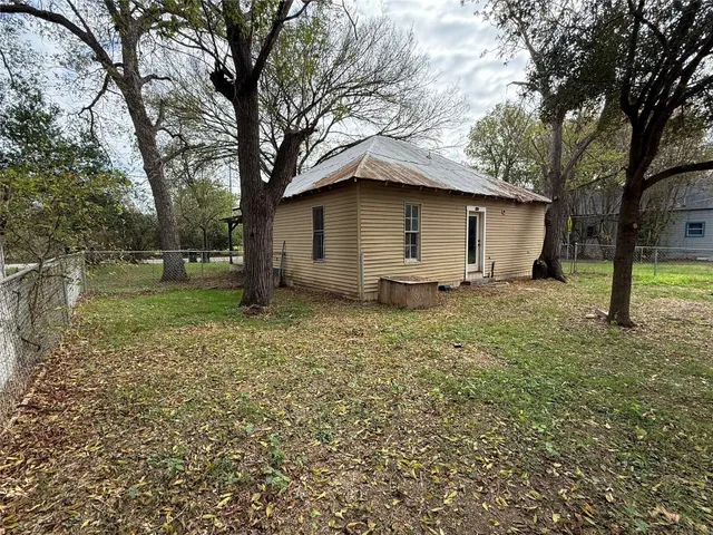$175,000 | 1402 Fayette Street, Bastrop, TX 78602