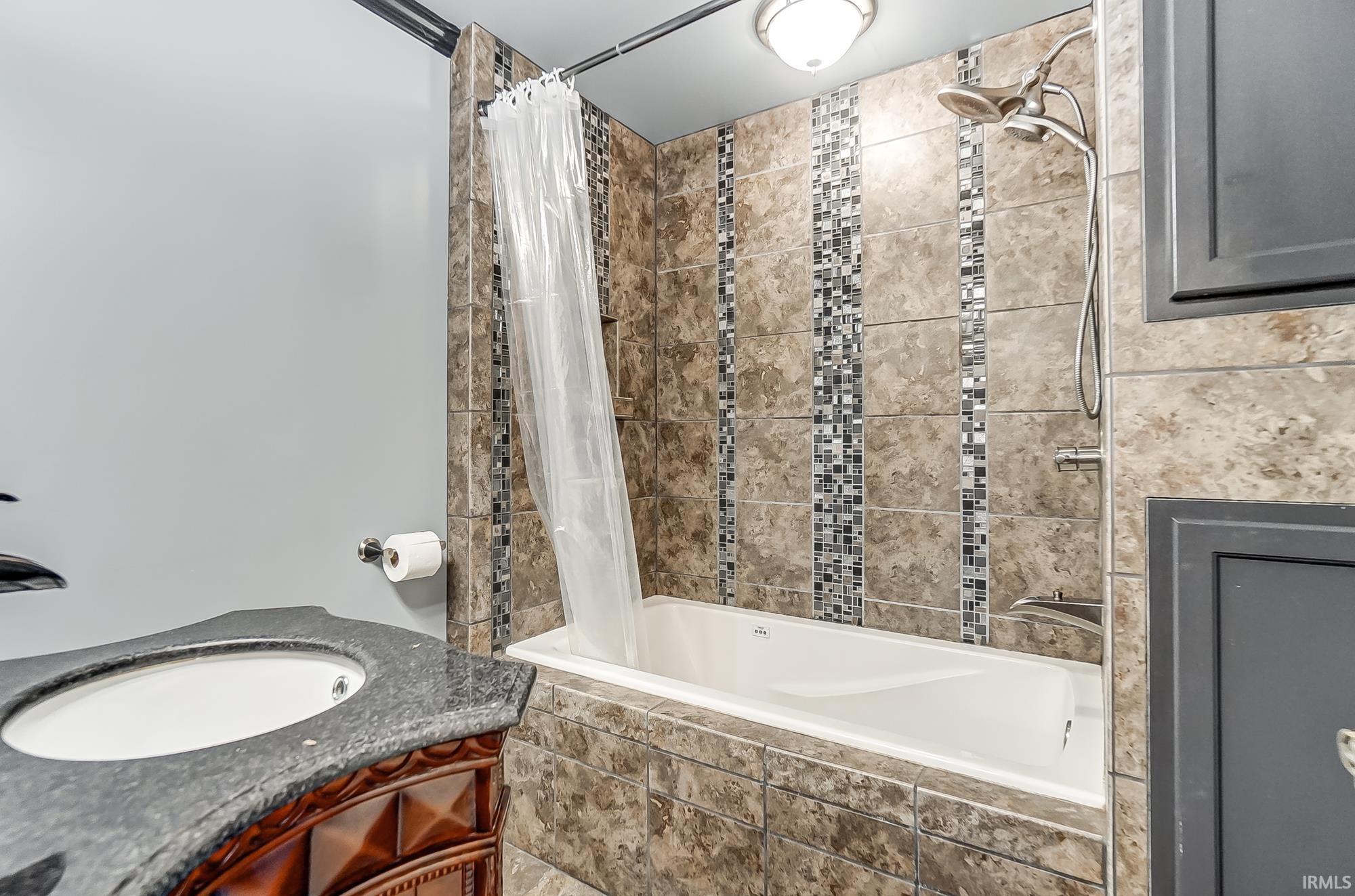 7429 Hope Farm Road Fort Wayne, IN 46815 - Photo 25 of 36 Gallery Image 25
