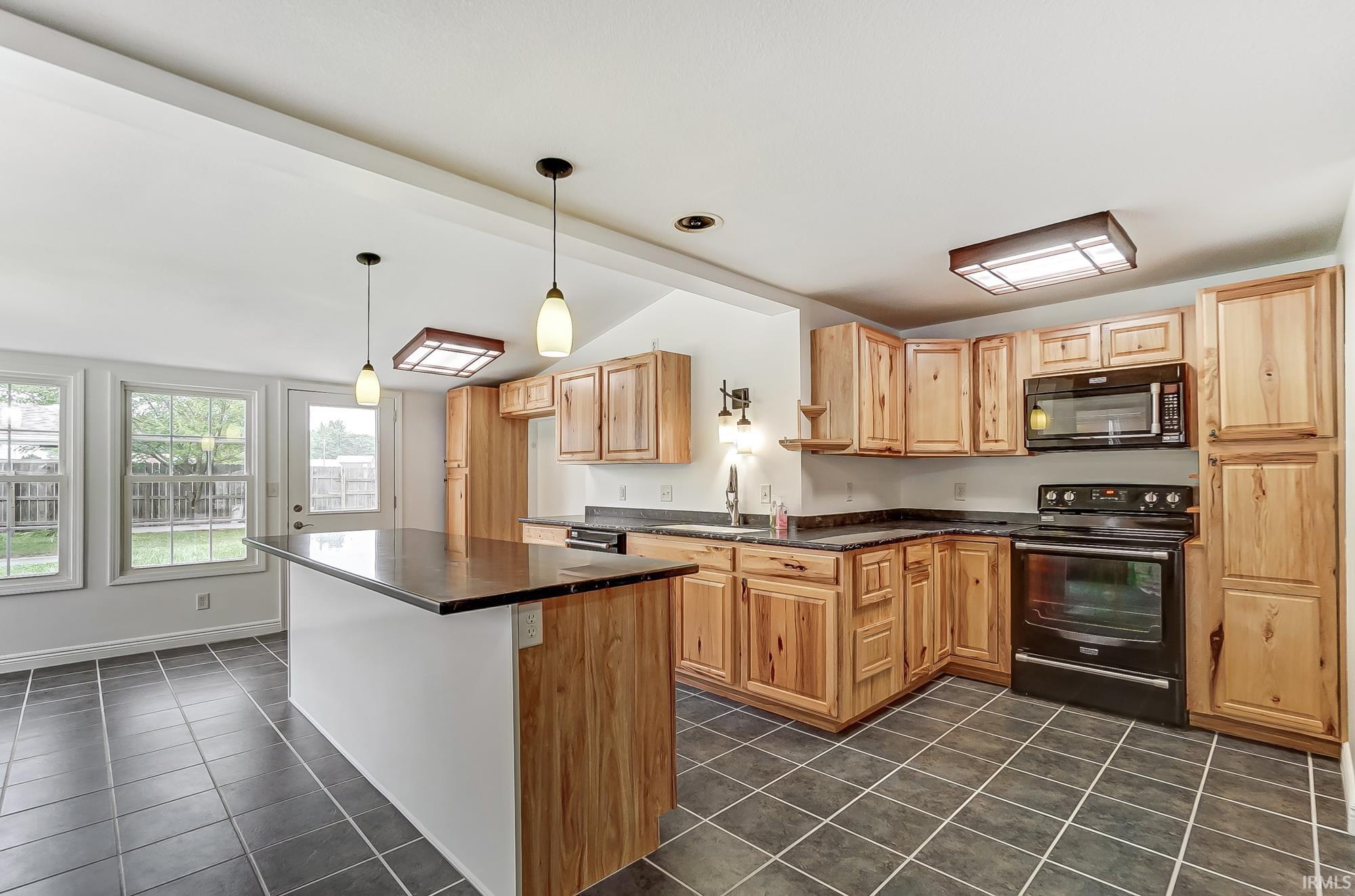 7429 Hope Farm Road Fort Wayne, IN 46815 - Photo 7 of 36 Gallery Image 7