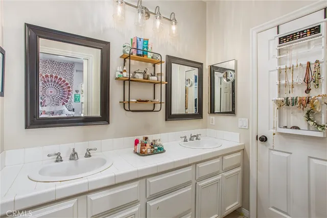 $1,195,000 | 512 Golden W Drive, Redlands, CA 92373