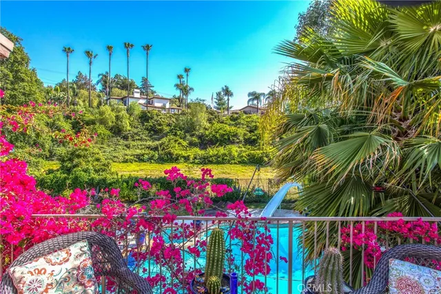 $1,195,000 | 512 Golden W Drive, Redlands, CA 92373