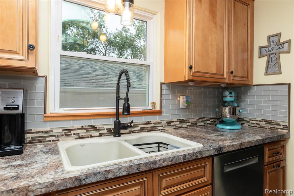 5420 Center Road Flint, MI 48506 - Photo 29 of 56