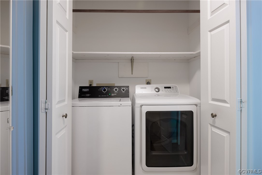 380 Ziontown Road Henrico, VA 23229 - Photo 26 of 44 a utility room with washing machine