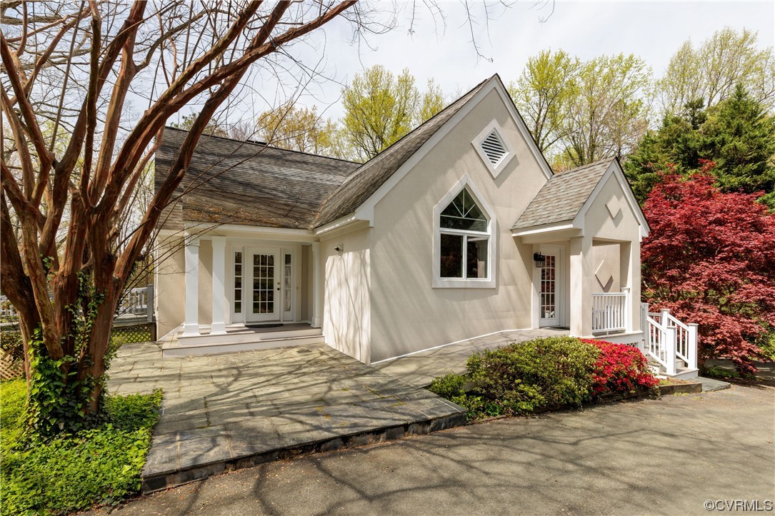 380 Ziontown Road Henrico, VA 23229 - Photo 39 of 44 a front view of a house with a garden