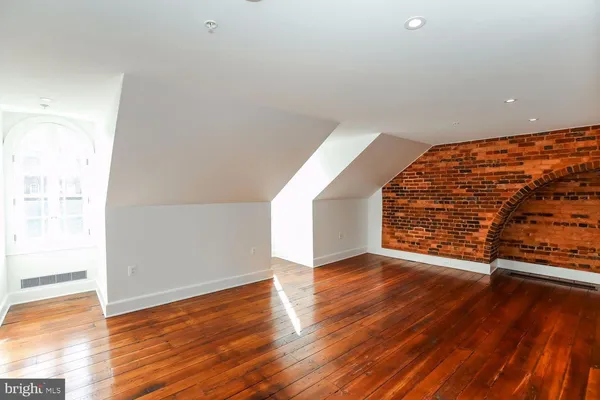$6,700 | 3009 M Street Northwest, Unit 2, Washington, DC 20007