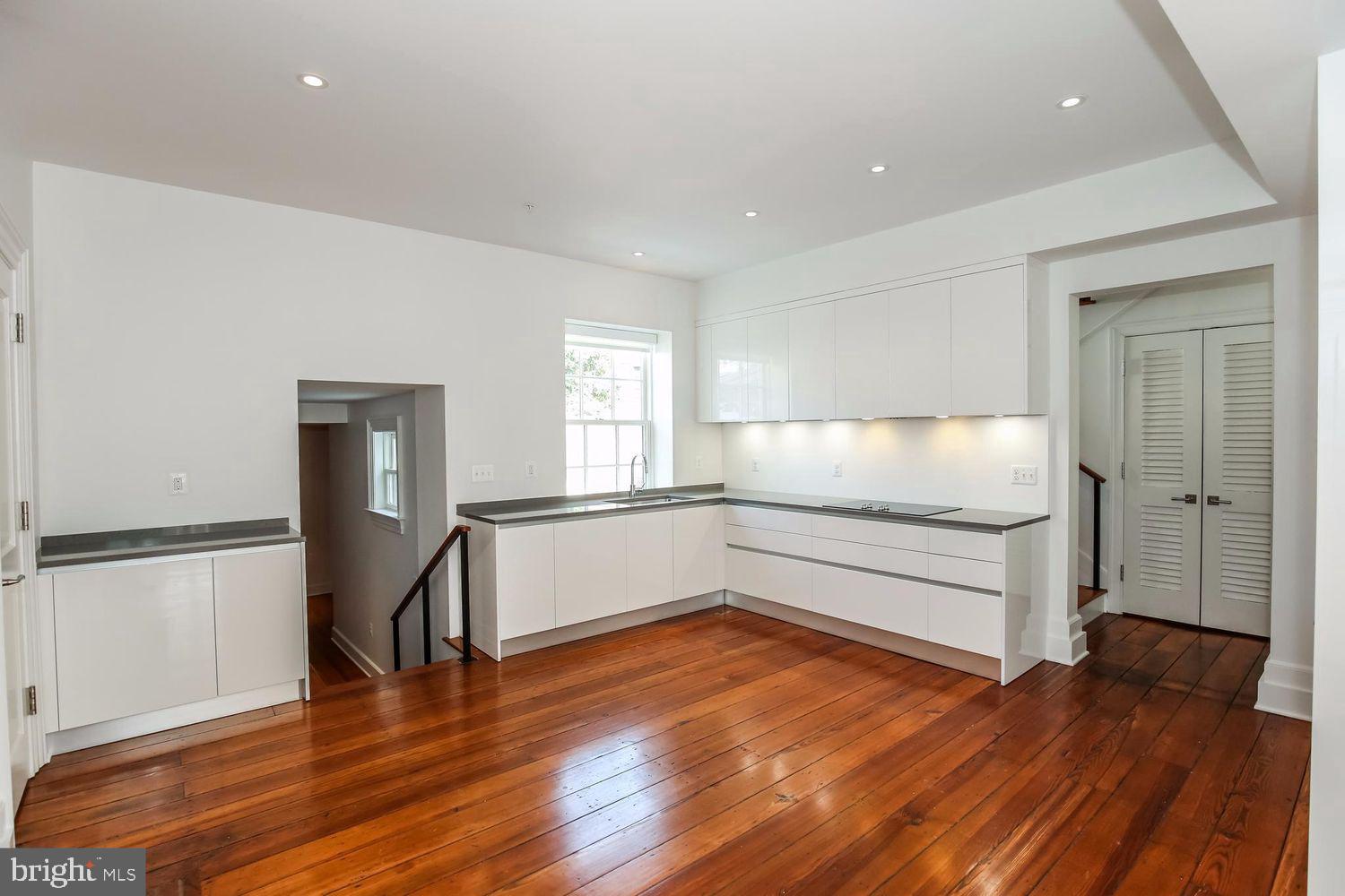 3009 M Street Northwest, Unit 2 Washington, DC 20007 - Photo 5 of 26