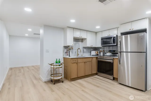 $799,995 | 12023 80th Avenue South, Seattle, WA 98178