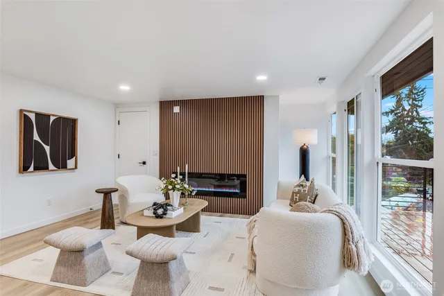 $799,995 | 12023 80th Avenue South, Seattle, WA 98178