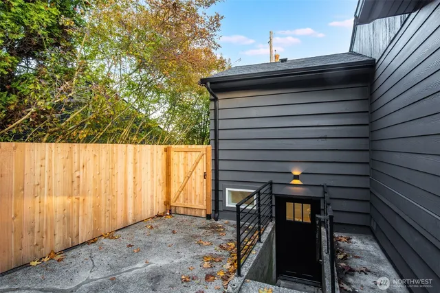 $799,995 | 12023 80th Avenue South, Seattle, WA 98178