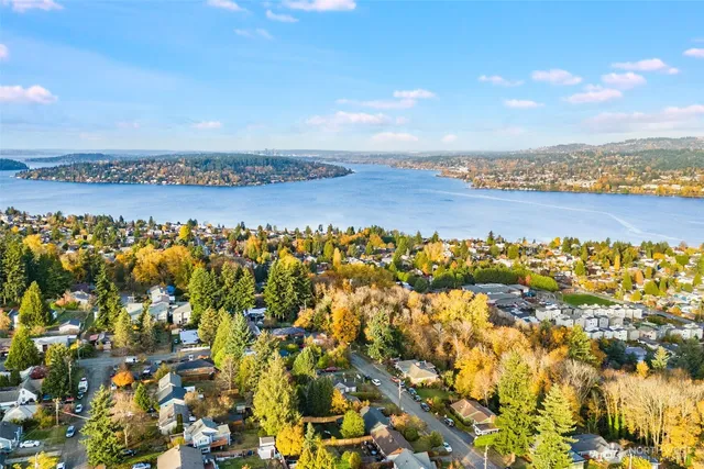 $799,995 | 12023 80th Avenue South, Seattle, WA 98178