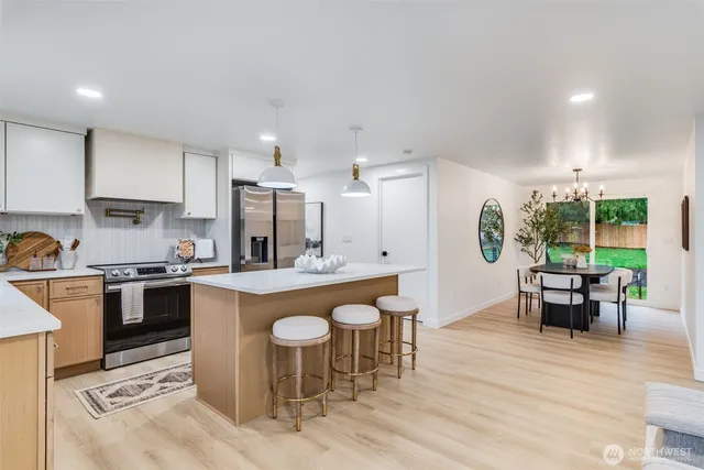 $799,995 | 12023 80th Avenue South, Seattle, WA 98178