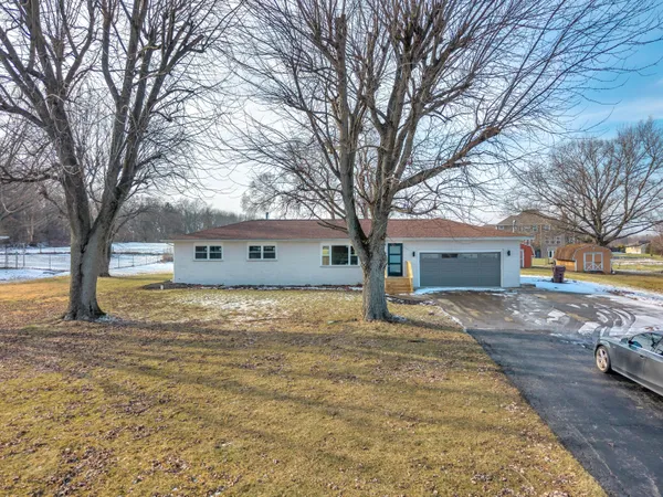 $425,000 | 1952 Hayes Leonard Road, Valparaiso, IN 46385