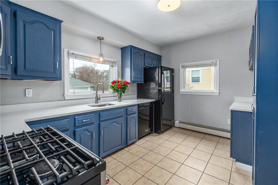 41 Berwick Lane Cranston, RI 02905 - Photo 13 of 35