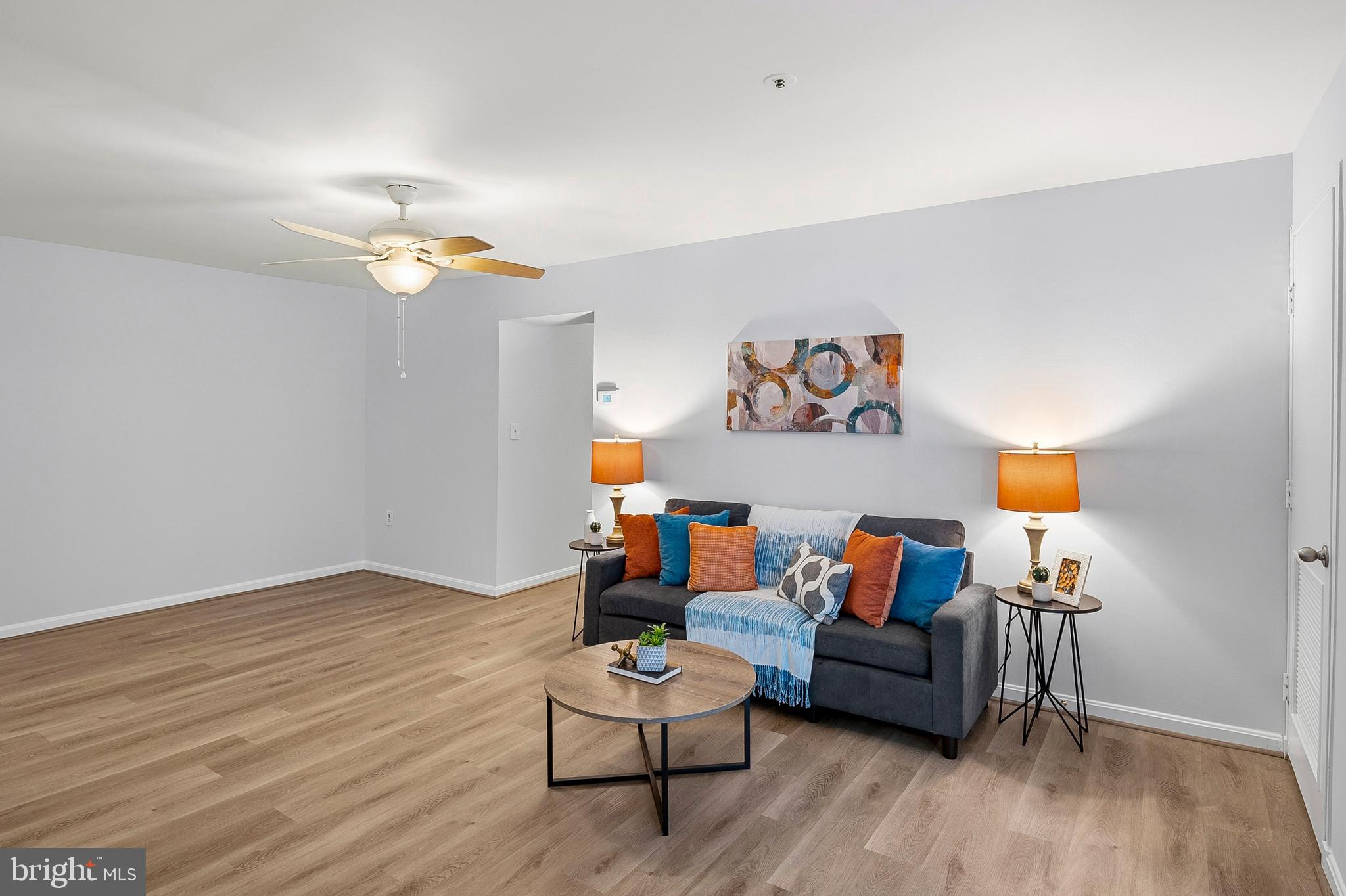 8390 Montgomery Run Road, Unit E Ellicott City, MD 21043 - Photo 6 of 26 Living / Dining Room