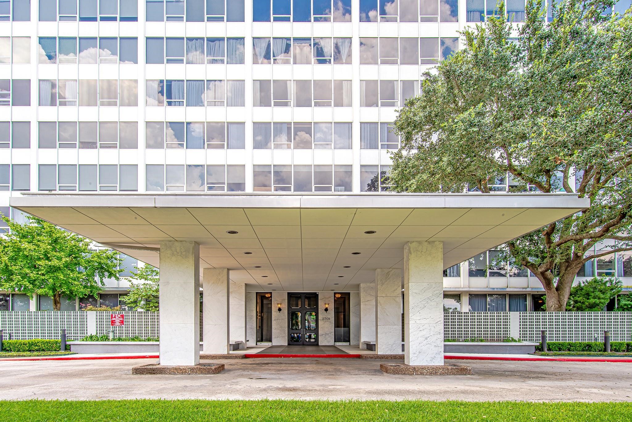 2701 Westheimer Road, Unit 5GH Houston, TX 77098 - Photo 3 of 24 Covered entrance at front.