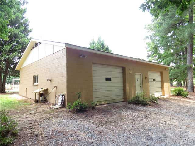 571 Lee Road, Unit B Clayton, NC 27520 - Photo 9 of 25 Wood working shop with electric and water. 41.5x30