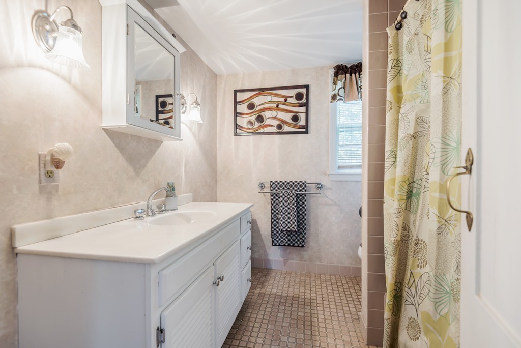 51 West Woodbridge Road North Andover, MA 01845 - Photo 26 of 30 Gallery Image 26