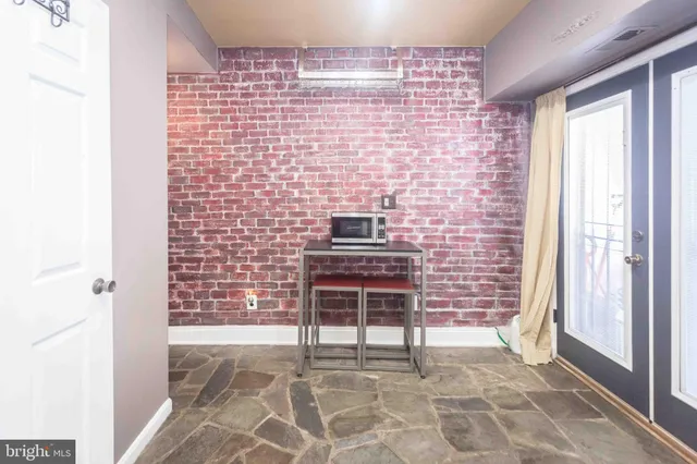 a view of a livingroom with furniture