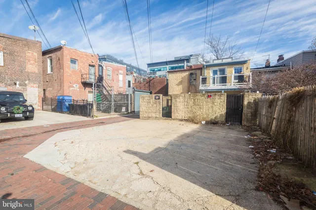 $3,200 | 730 6th Street Northeast, Washington, DC 20002