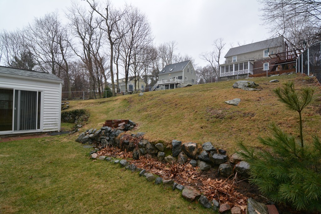 42 Robinhood Road Winchester, MA 01890 - Photo 2 of 29 Gallery Image 2