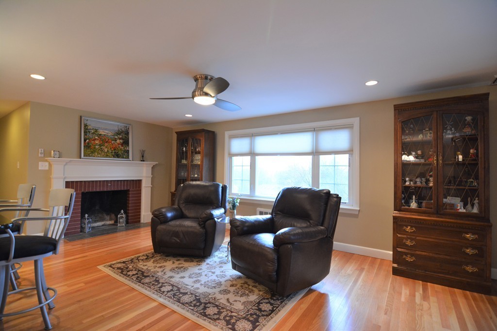 42 Robinhood Road Winchester, MA 01890 - Photo 7 of 29 Gallery Image 7