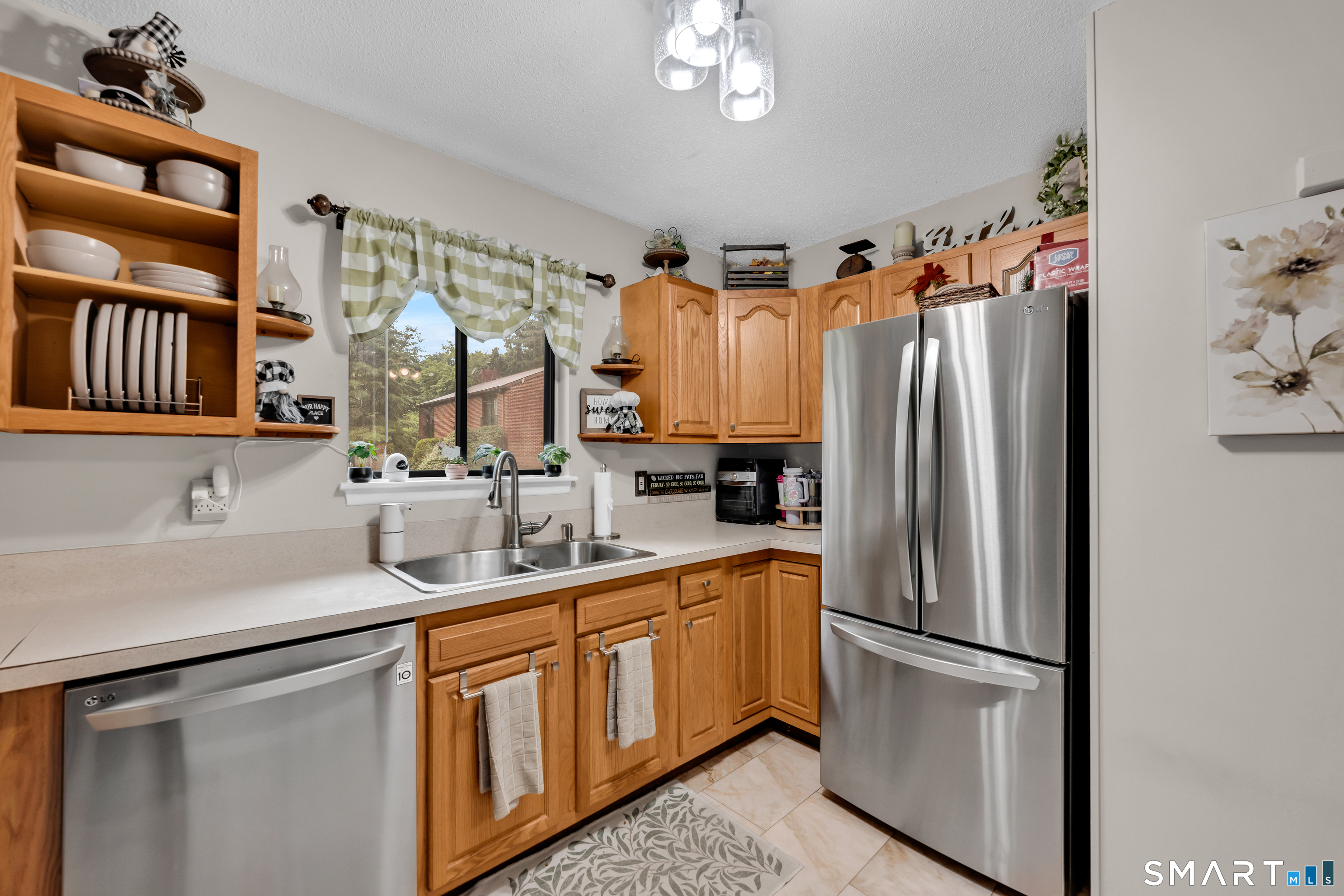 500 # 21d Darling Street, Unit D Southington, CT 06489 - Photo 3 of 18