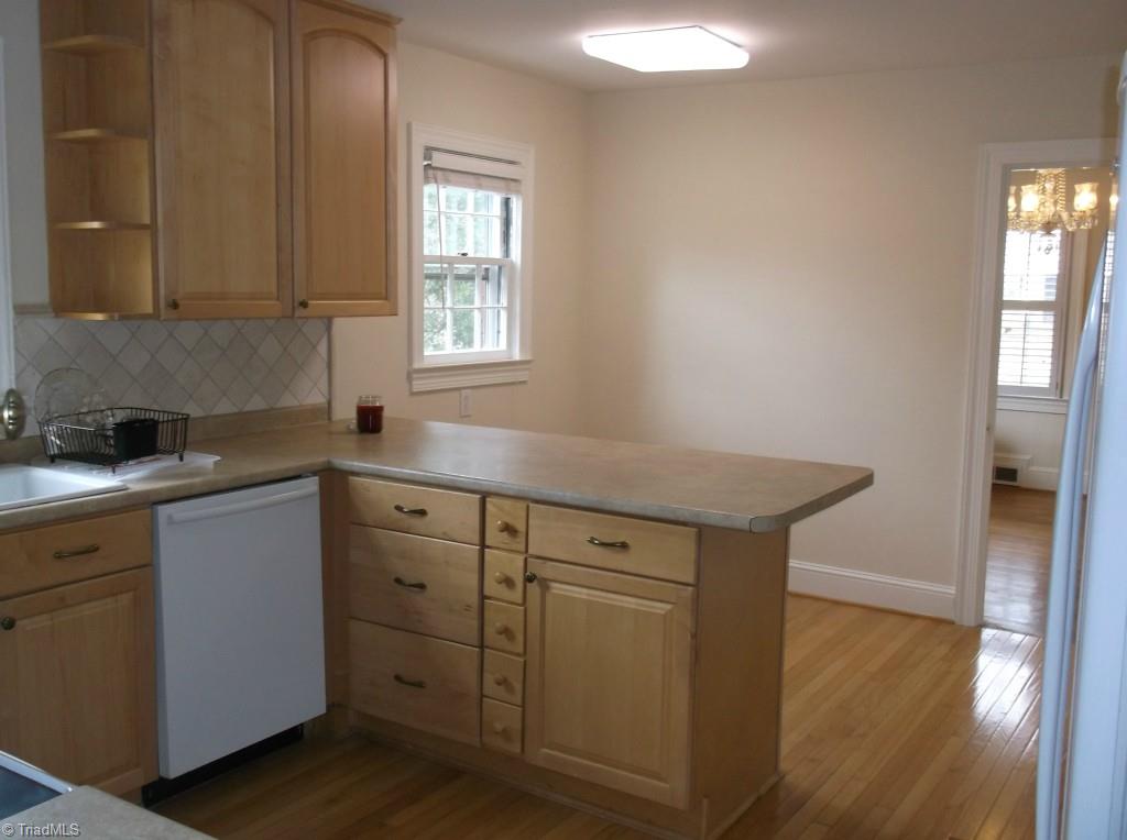 2804 Polo Road Winston-Salem, NC 27106 - Photo 10 of 17 Breakfast area in Kitchen