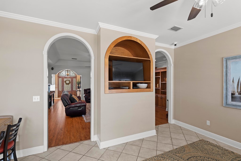 2227 Prevatt Road Dothan, AL 36301 - Photo 16 of 69 Room behind fireplace