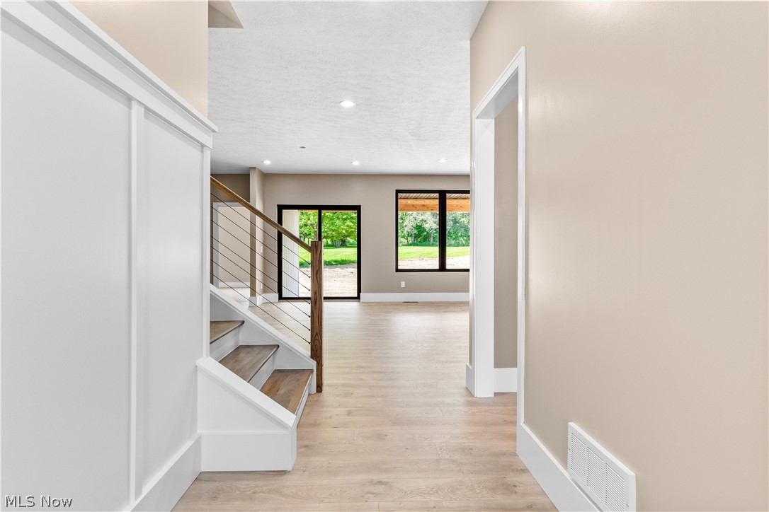 1091 Wadsworth Road Medina, OH 44256 - Photo 7 of 50