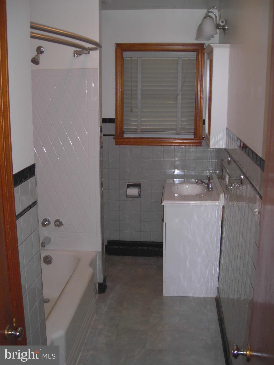 6251 Marsh Road Waynesboro, PA 17268 - Photo 12 of 26 Bath