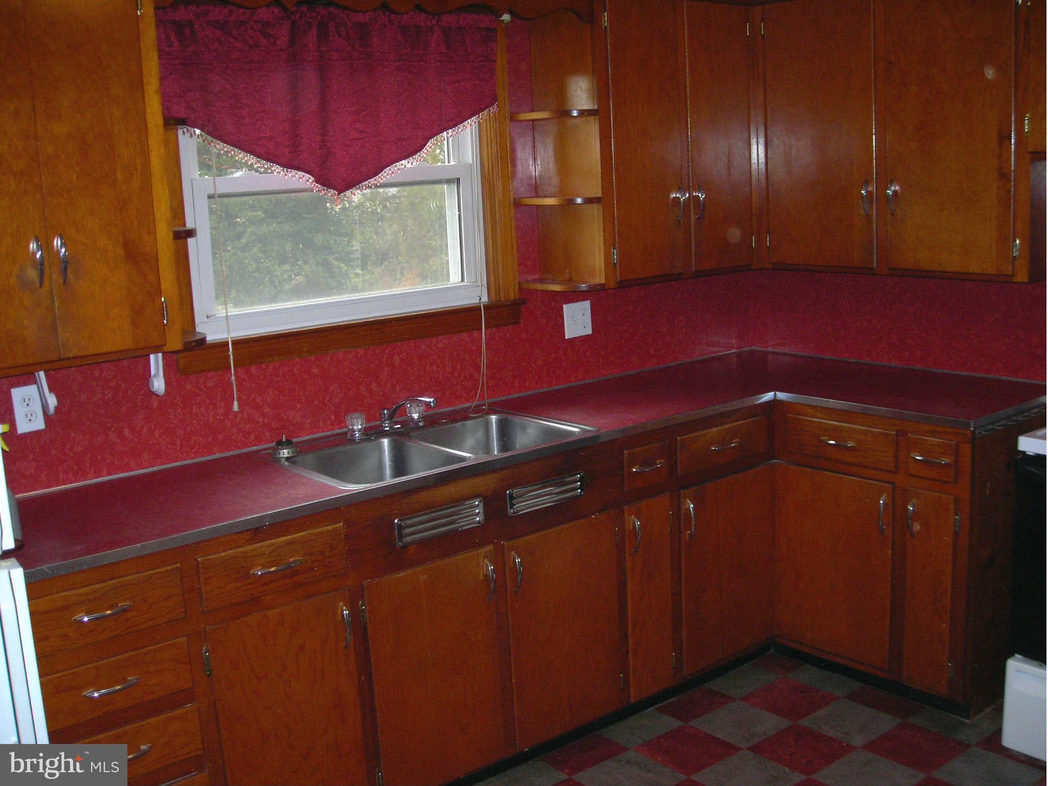 6251 Marsh Road Waynesboro, PA 17268 - Photo 15 of 26 Kitchen
