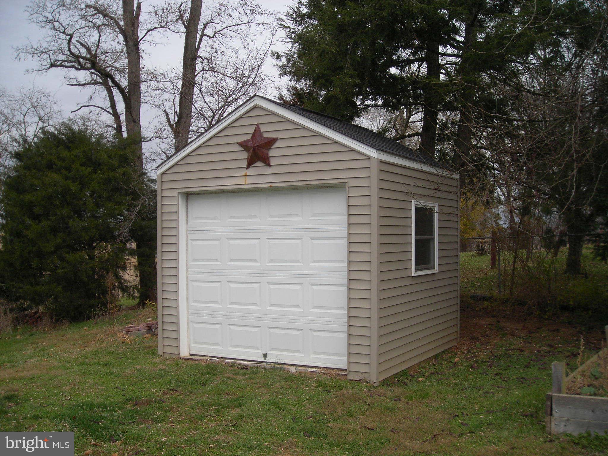 6251 Marsh Road Waynesboro, PA 17268 - Photo 10 of 26 Shed