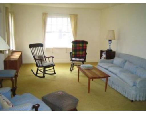 26 Cleveland Road Wellesley, MA 02481 - Photo 4 of 9