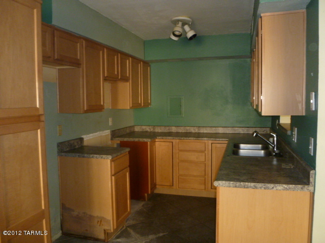 810 South Kolb Road, Unit 69 Tucson, AZ 85710 - Photo 2 of 10