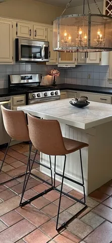 $2,950 | 24 Pond Street, Unit 1, Marblehead, MA 01945