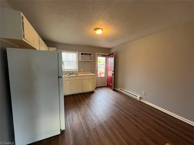 $825 | 200 Wagstaff Street, Unit D, Thomasville, NC 27360