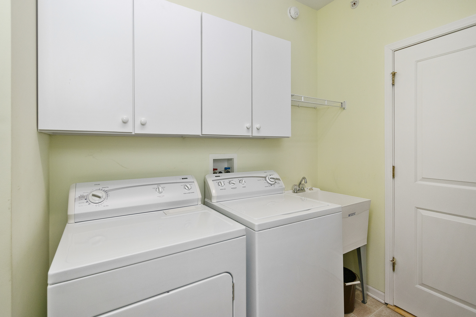 12614 Raintree Path Huntley, IL 60142 - Photo 25 of 28 a utility room with dryer and washer