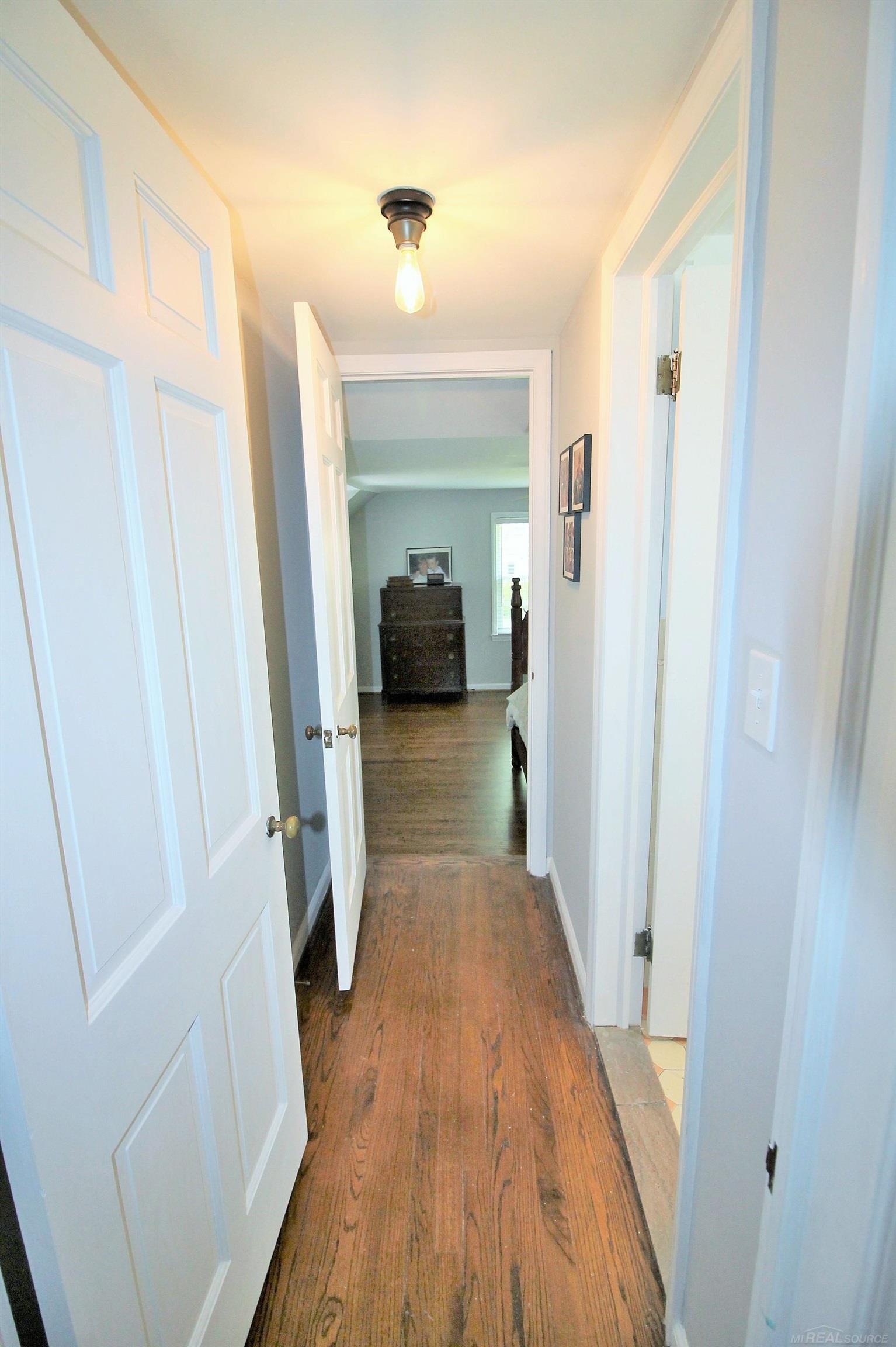 1026 Audubon Road Grosse Pointe, MI 48230 - Photo 36 of 55 50110683-35.JPG