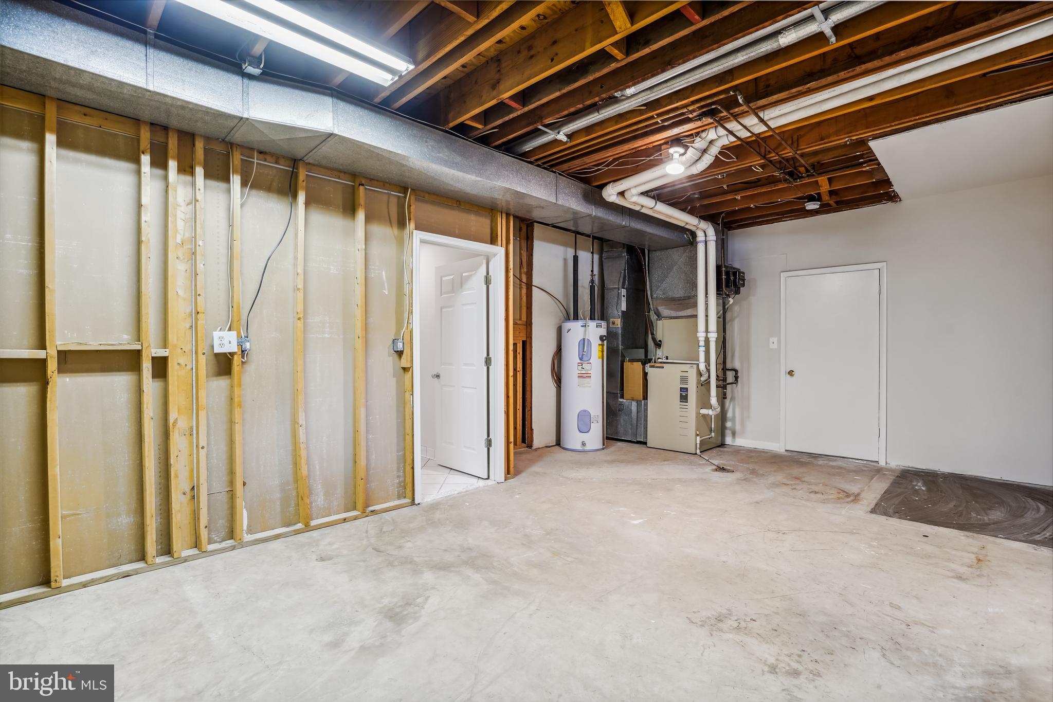 4119 North Ridgeview Road McLean, VA 22101 - Photo 46 of 56 Utility/storage.