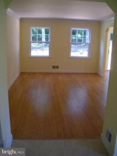 13724 Lockdale Road Silver Spring, MD 20906 - Photo 11 of 30 Living Room