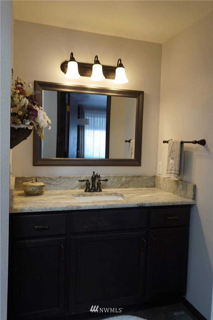 601 North Waugh Road Mount Vernon, WA 98273 - Photo 10 of 21 Gallery Image 10