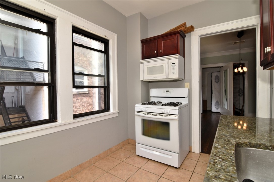 2469 Overlook Road, Unit 8 Cleveland, OH 44106 - Photo 14 of 24 Gallery Image 14