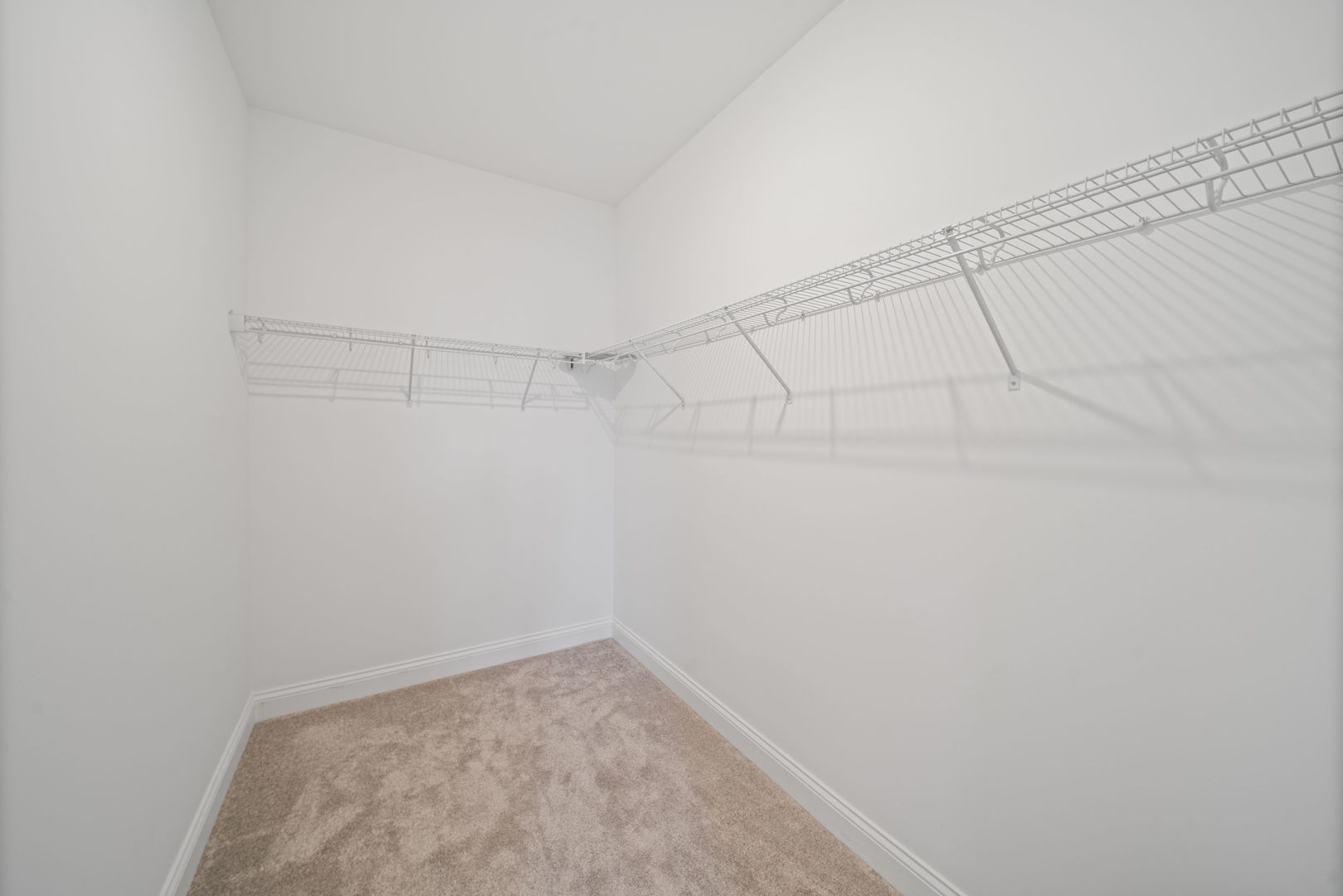 119 Ellis Road Algonquin, IL 60102 - Photo 13 of 31