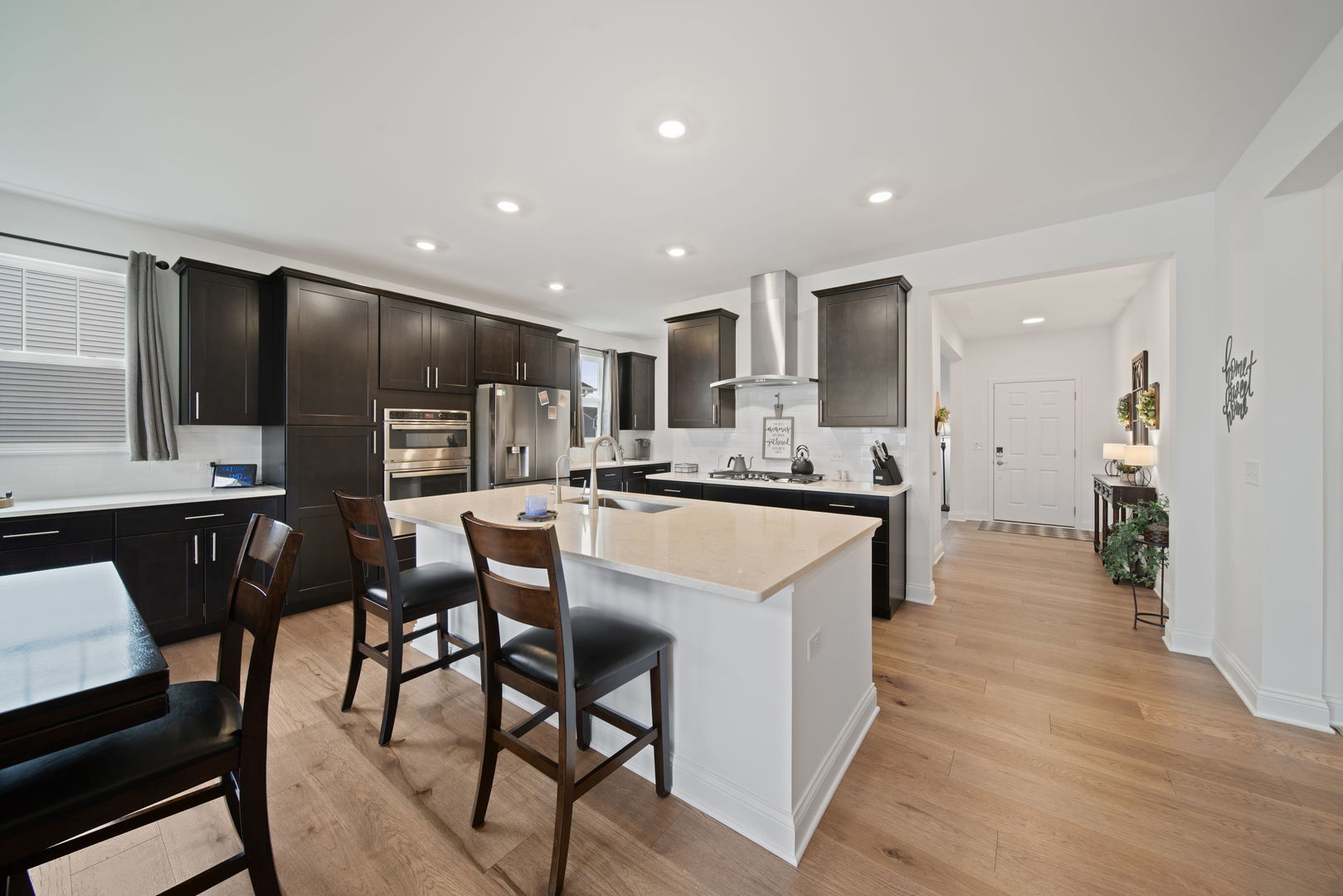 119 Ellis Road Algonquin, IL 60102 - Photo 4 of 31