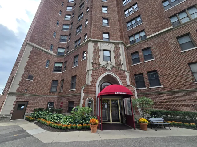 $89,900 | 8162 East Jefferson Avenue, Detroit, MI 48214