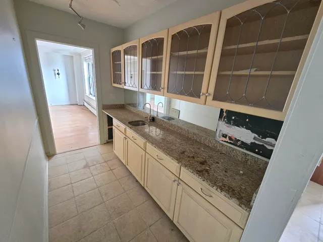 $84,900 | 8162 East Jefferson Avenue, Detroit, MI 48214