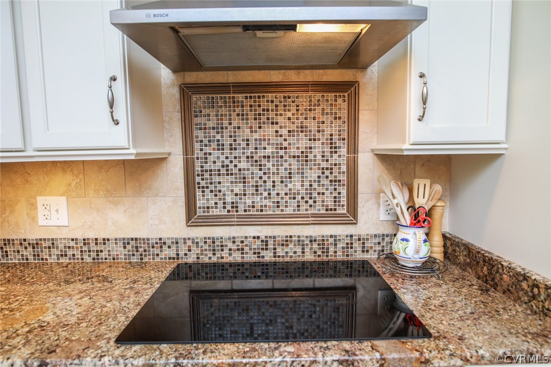 2304 Olde Stone Road Midlothian, VA 23113 - Photo 21 of 38 a kitchen with a sink and a window
