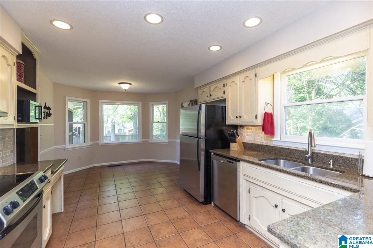 869 Springmeadow Drive Gardendale, AL 35071 - Photo 11 of 50